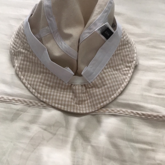 Korean bucket hat with detachable face shield. - Picture 4 of 7